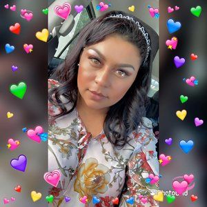 Meet your Posher, Violeta